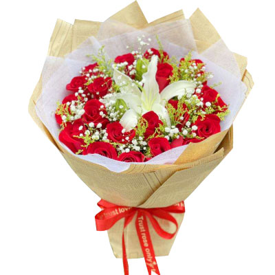 昆明19朵红玫瑰1支百合，永恒之美